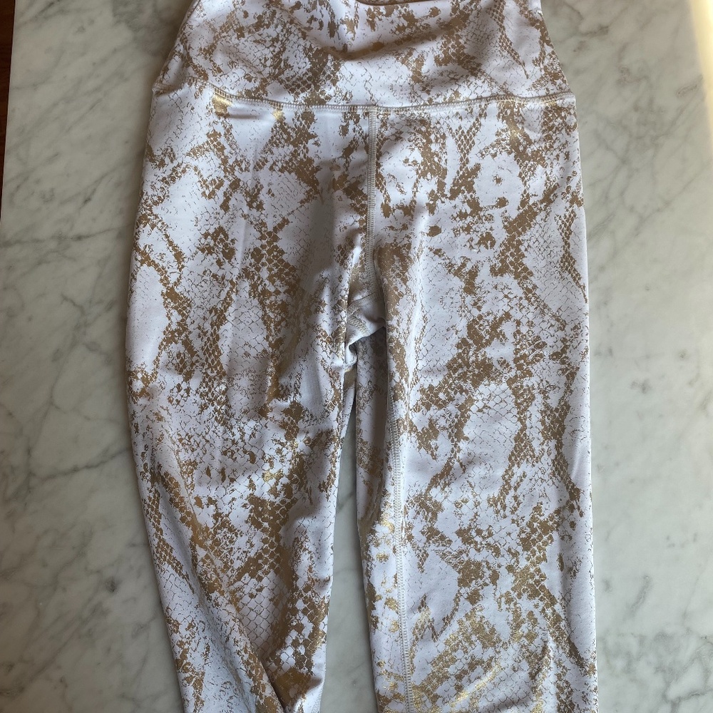 Carbon 38 Metallic Snake High Rise Leggings Medium